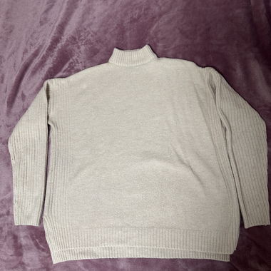 Beiger Rollkragenpullover XS
