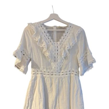 Weisses Strandkleid