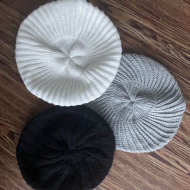 Lot de 3 : béret / bonnet en laine noir / gris / blanc