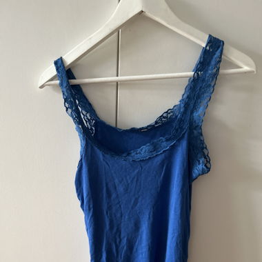 Blaues Spitzen Top.