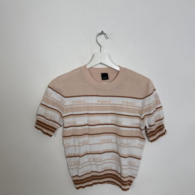 Gestreifter Strickpullover