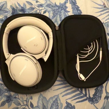 Bose Headphones in White