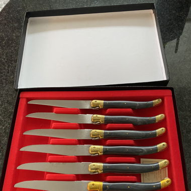 Couteaux originaux LAGUIOLE 