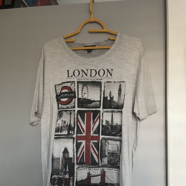 T Shirt London L