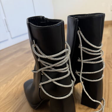 Verkaufe Sifletten mit glitzer Bänder hinten