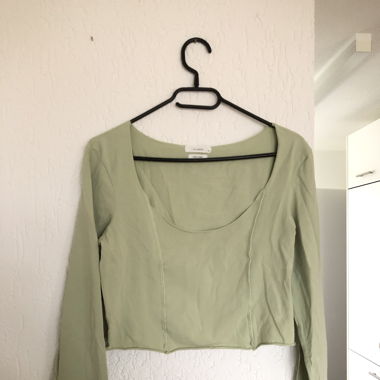 Green crop top
