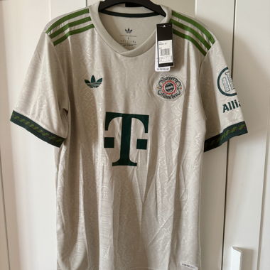 Maglia Wiesn del FC Bayern Monaco 2025/26