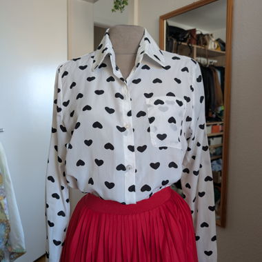 Camicia vintage bianca con cuori 
