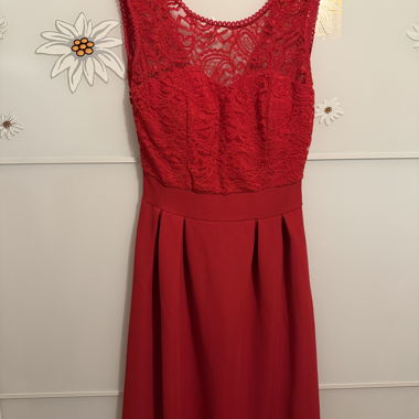 Abito rosso in pizzo