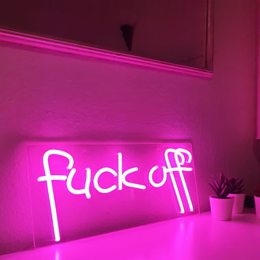 LED Sign "f*ck off" in pink zum aufhängen 