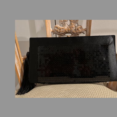Elegant black clutch