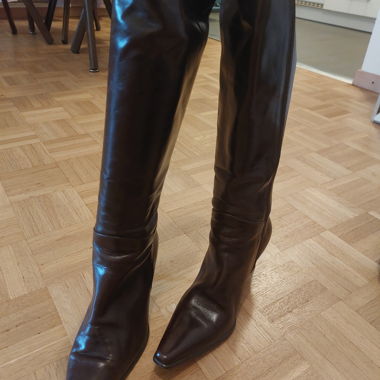 Stivali alti italiani con tacco 7 cm in pelle marrone