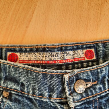 Short denim