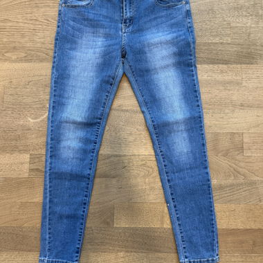 Verzierte Jeanshose