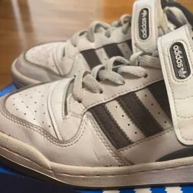 Adidas Sneakers 