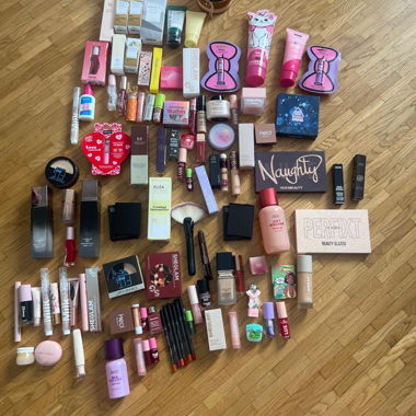 Large Makeup and Beauty Bundle