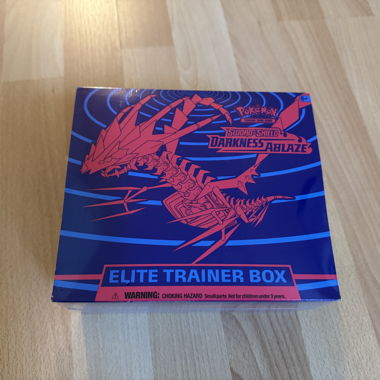 Pokémon Darkness Ablaze Elite Trainer Box
