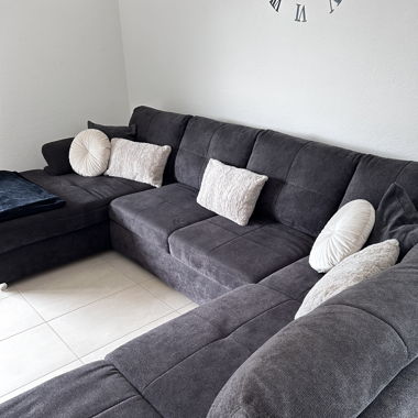 graues Sofa (Bettfunktion)