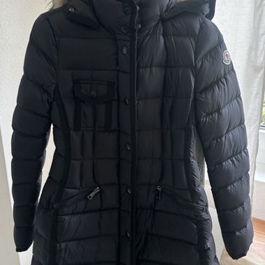 Piumino Moncler con cappuccio