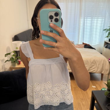 Top in pizzo azzurro chiaro