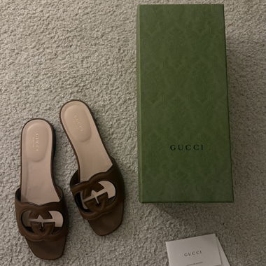 Mules Gucci marroni