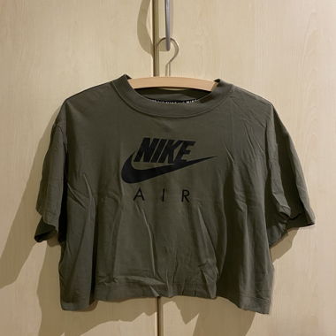 Cropped Nike Shirt