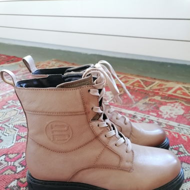 Boots woman Bagatt