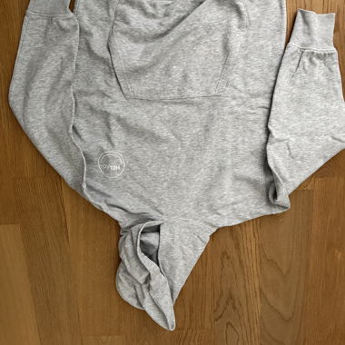 Grauer Hoodie HELLO von Molo Grösse 164