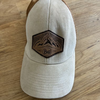 Cappellino BUFF trucker beige