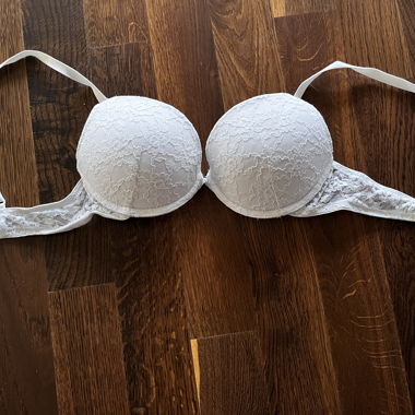 White bra, size 75A