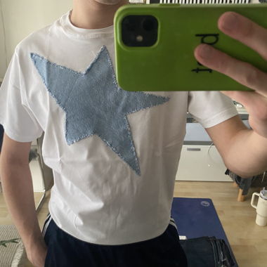 Chemise à manches courtes avec imprimé d'étoiles faite soi-même !