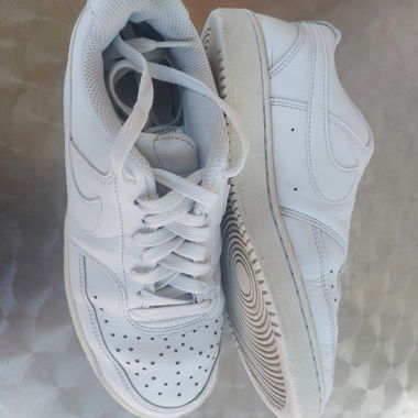 Nike weiße Sneaker
