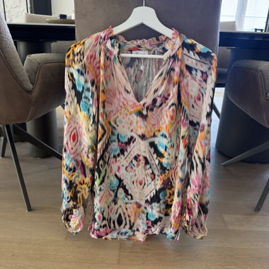 Blusa da donna colorata con motivo