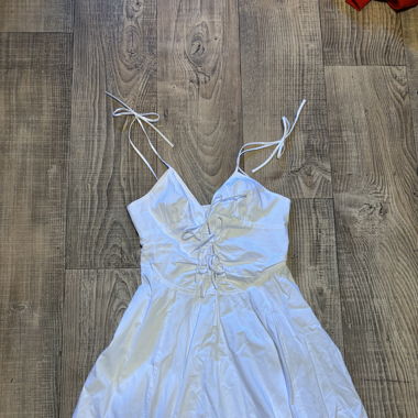 Süsses Kleid mit Schleifchen