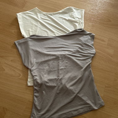Set of two backless tank tops