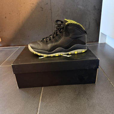Jordan 10 black green size 8