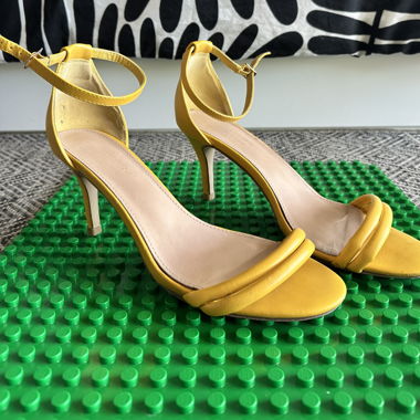 Yellow Heels