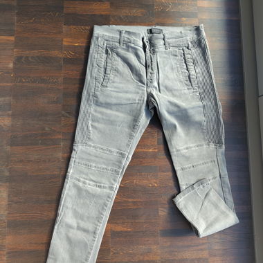 Grey skinny jeans from Zara