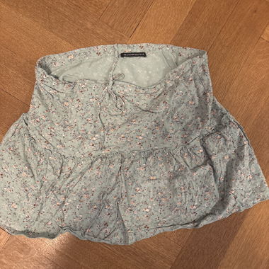 Jupe Brandy Melville à fleurs