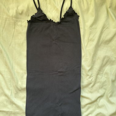 Eng anliegendes Kleid