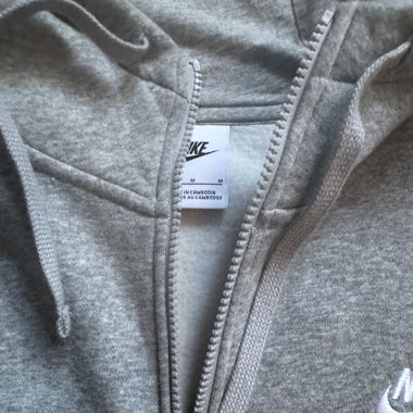 Pull Nike gris