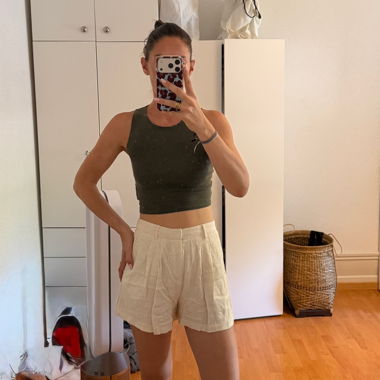 Luftige High-Waist Shorts mit Leinenanteil