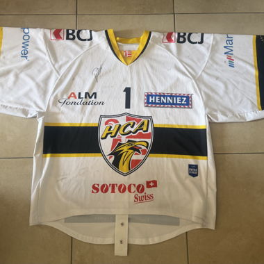OFFICIAL SIGNED GOALIE JERSEY N1 WOLF 
