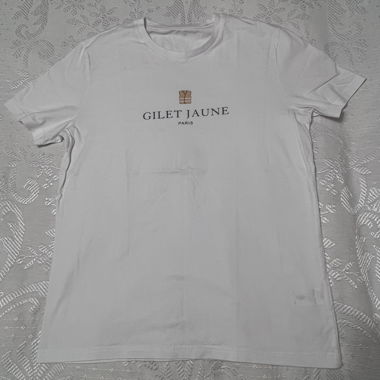 Weisses T-Shirt Gelbe Weste