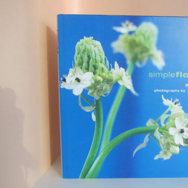 Simple Flowers. Flower arranging book