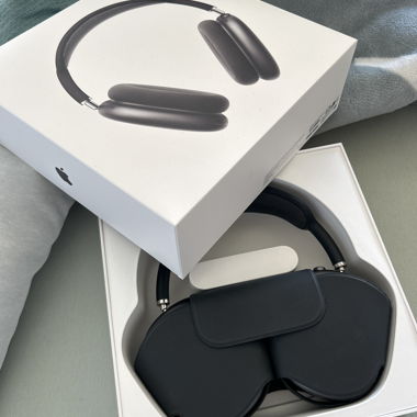 AirPods max
