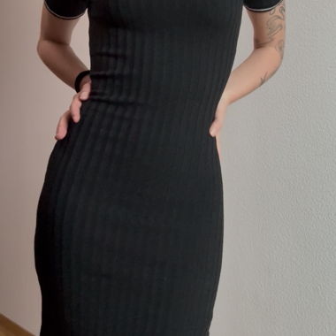 Abito a coste nero