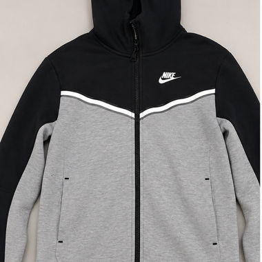 Nike tech