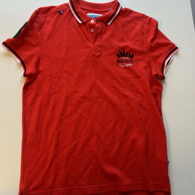 Rotes Bunker Mentality Golf Poloshirt