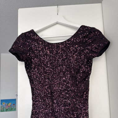 Glitter shirt with beautiful back neckline